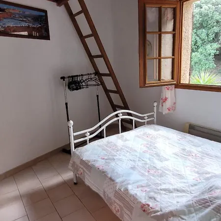 Papillon Avec Piscine Et Vue Апартаменты *