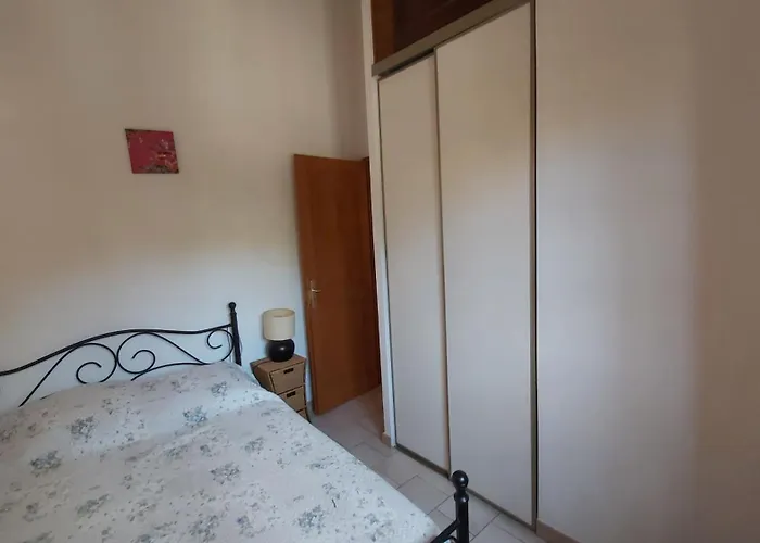 Papillon Avec Piscine Et Vue Апартаменты *